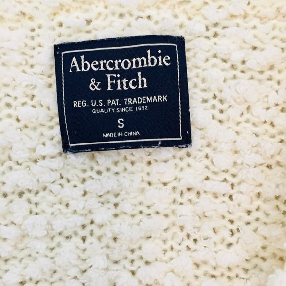 Abercrombie & Fitch Cream Fluffy V- Neck Sweater Size Small - Picture 4 of 5
